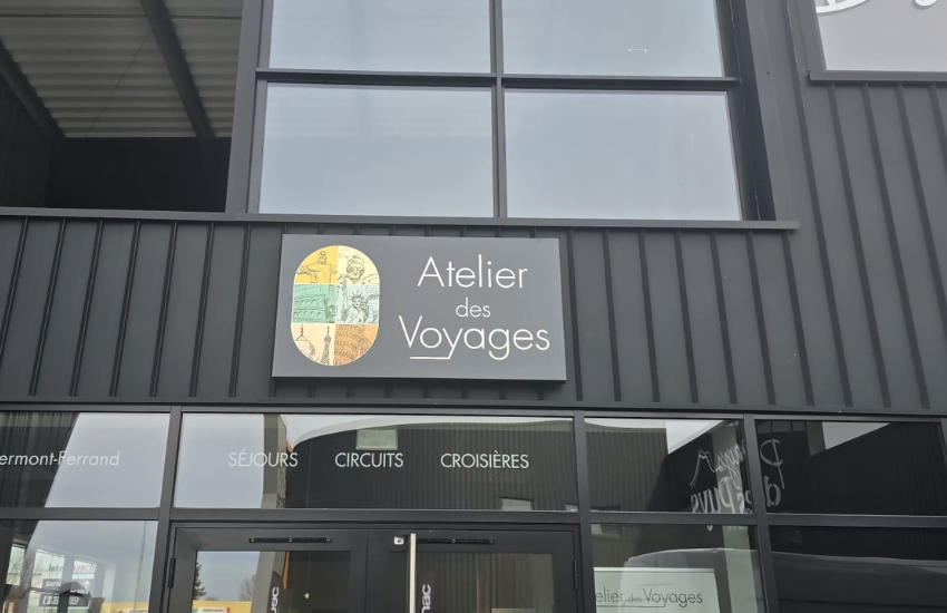 Image d'un panneau enseigne