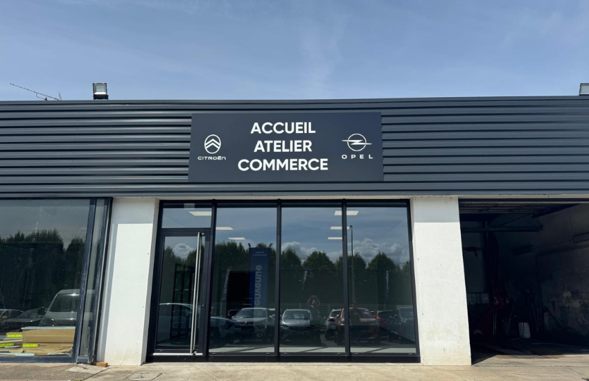 Image d'un panneau enseigne